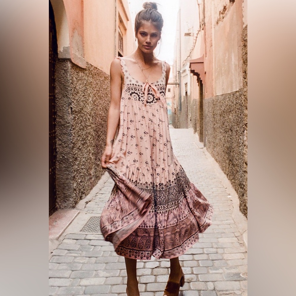 ⭐️Spell Lionheart Strappy Midi Gown